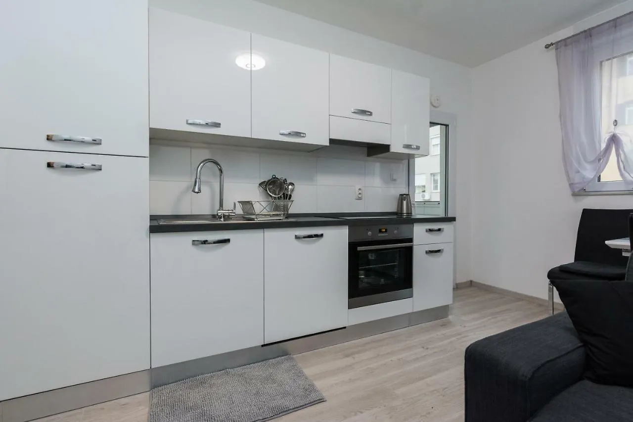 Marea Apartments Zadar 0*,